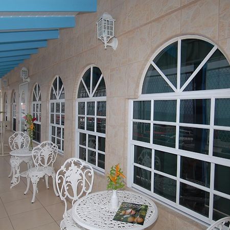 Deyna'S City Inn St. George's 外观 照片