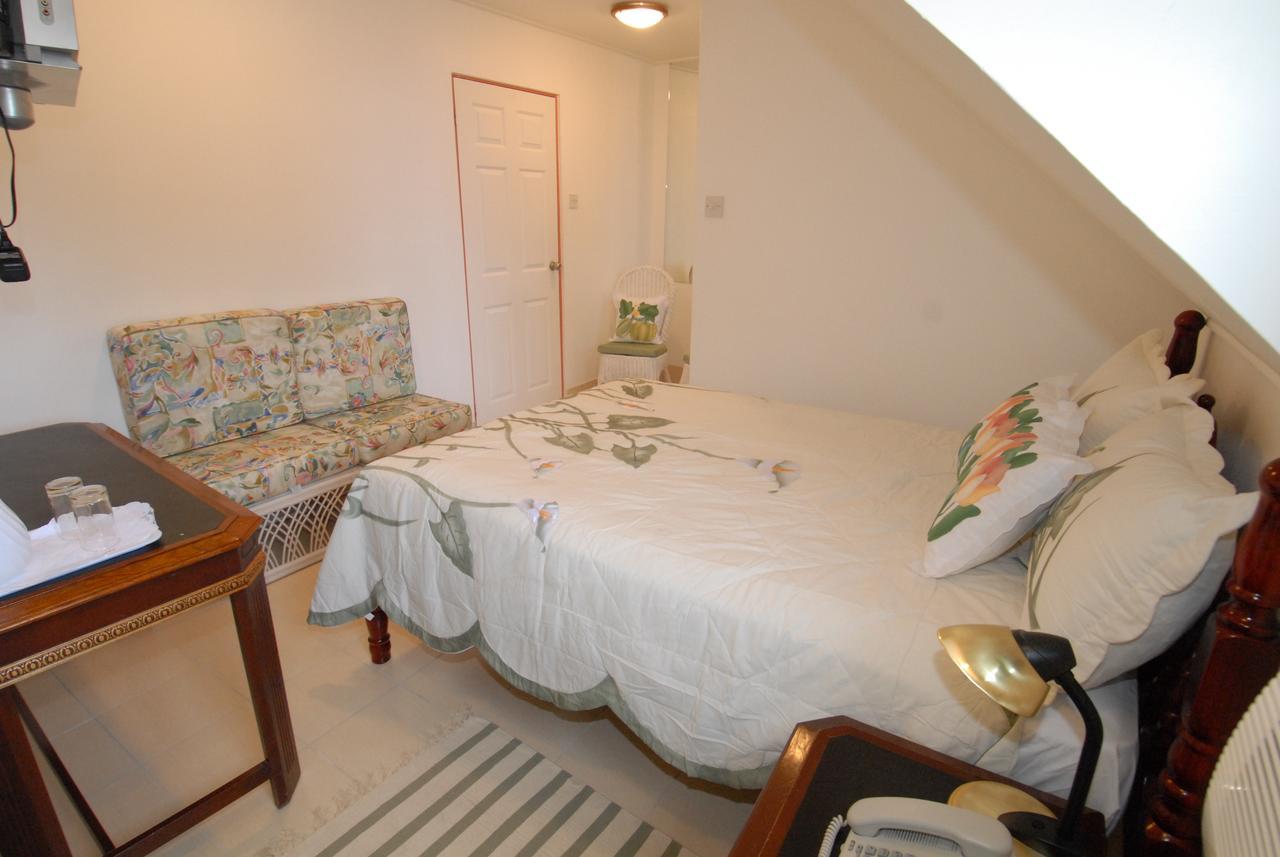 Deyna'S City Inn St. George's 外观 照片